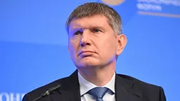 Решетников назвал сложной ситуацию на рынке труда, несмотря на низкий уровень безработицы