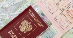 11 стран ЕС потребовали ужесточить визовый режим для россиян перед летом